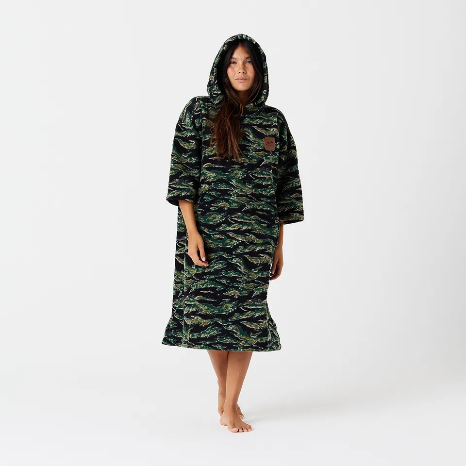 slowtide-major-chilling-fleece-poncho image 1