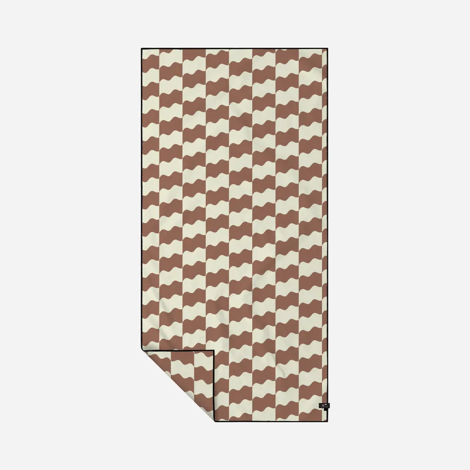 slowtide-checker-performance-quick-dry-travel-towel-mousse image 1
