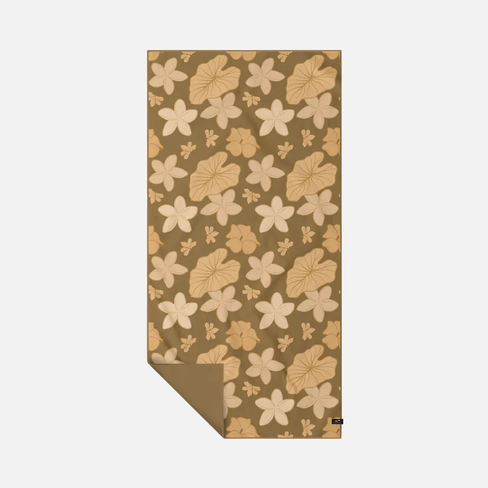 slowtide-plumeria-performance-quick-dry-towel-bronze image 1