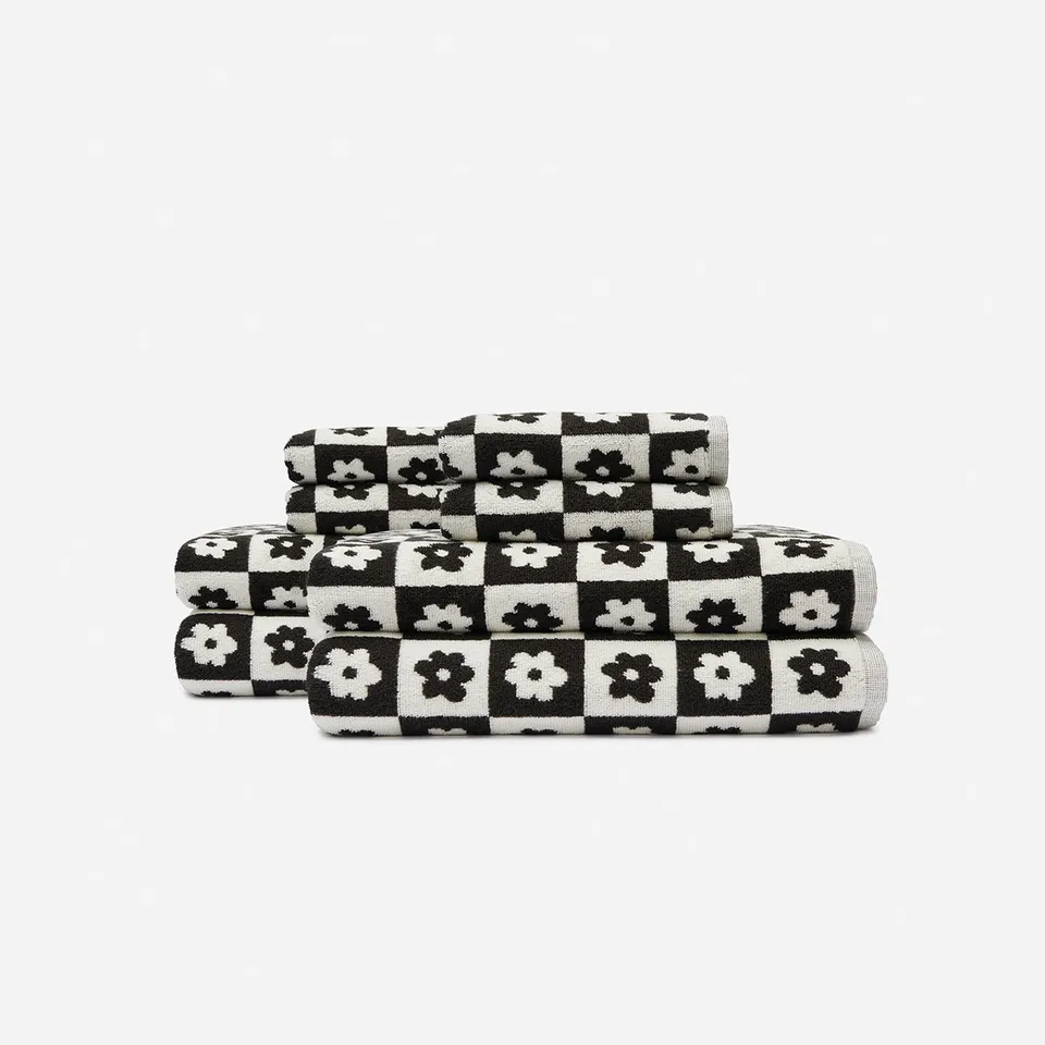 slowtide-gigi-bath-towel-bundle-4-4-black image 1