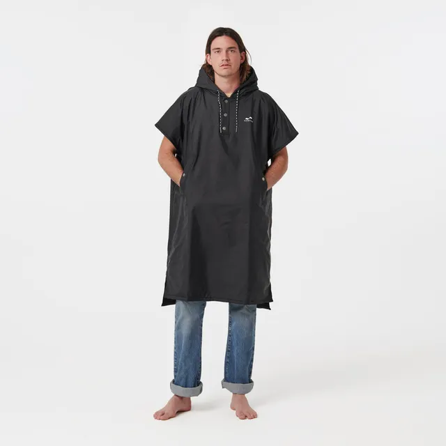slowtide-waterproof-changing-poncho image 1