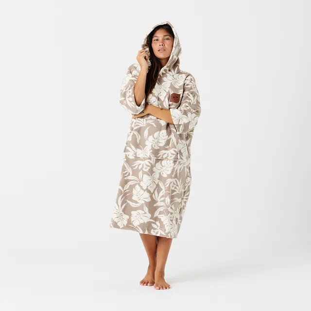 slowtide-hauke-chilling-fleece-poncho image 1
