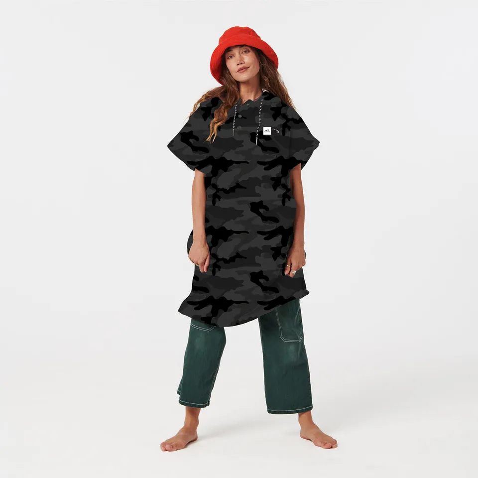 slowtide-ala-wai-swim-team-performance-quick-dry-changing-poncho-claymore-minds- image 1