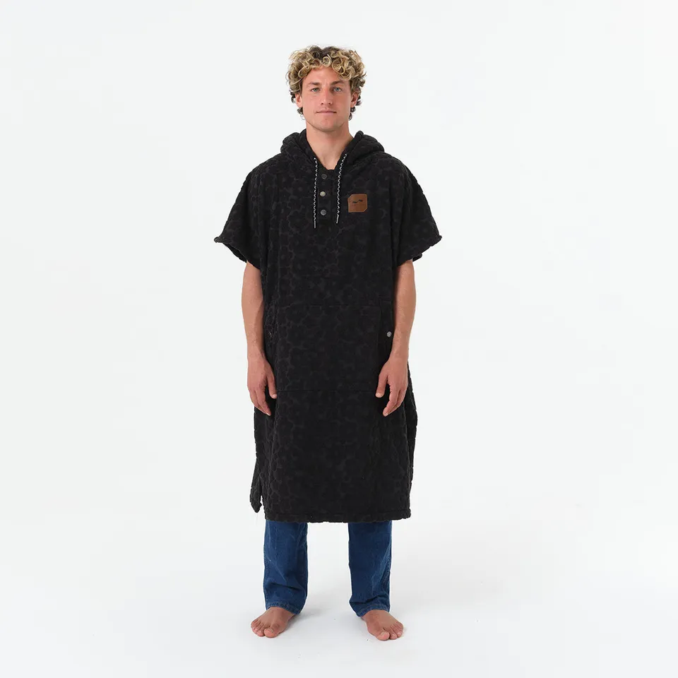 slowtide-ginny-extra-warm-poncho-black image 1