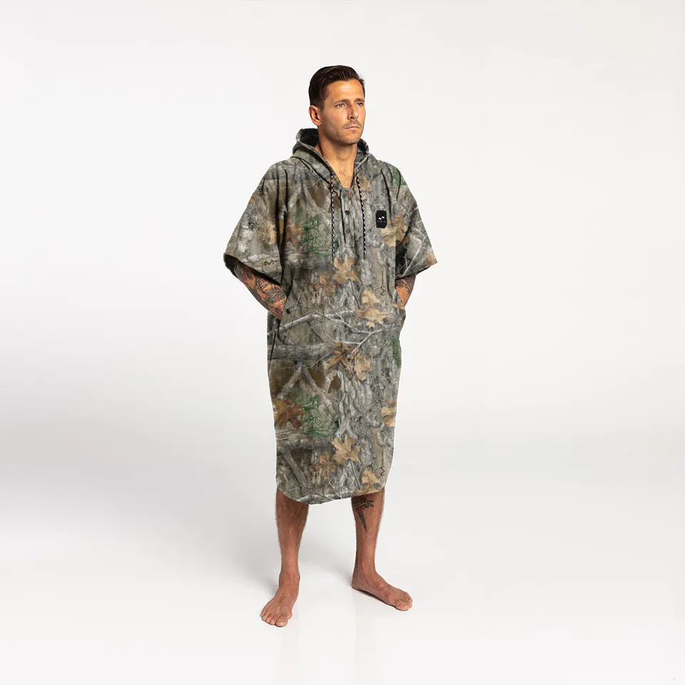 slowtide-realtree-quick-dry-poncho image 1