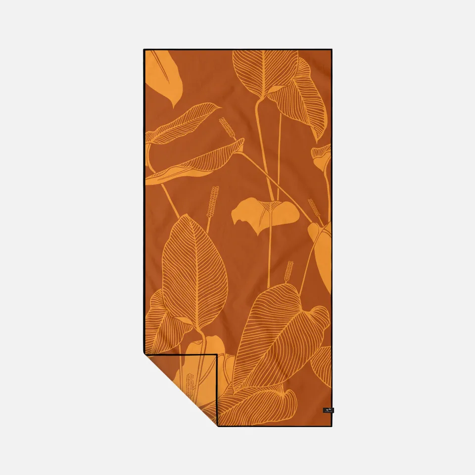 slowtide-calathea-performance-quick-dry-towel-sig-zane-x-slowtide image 1