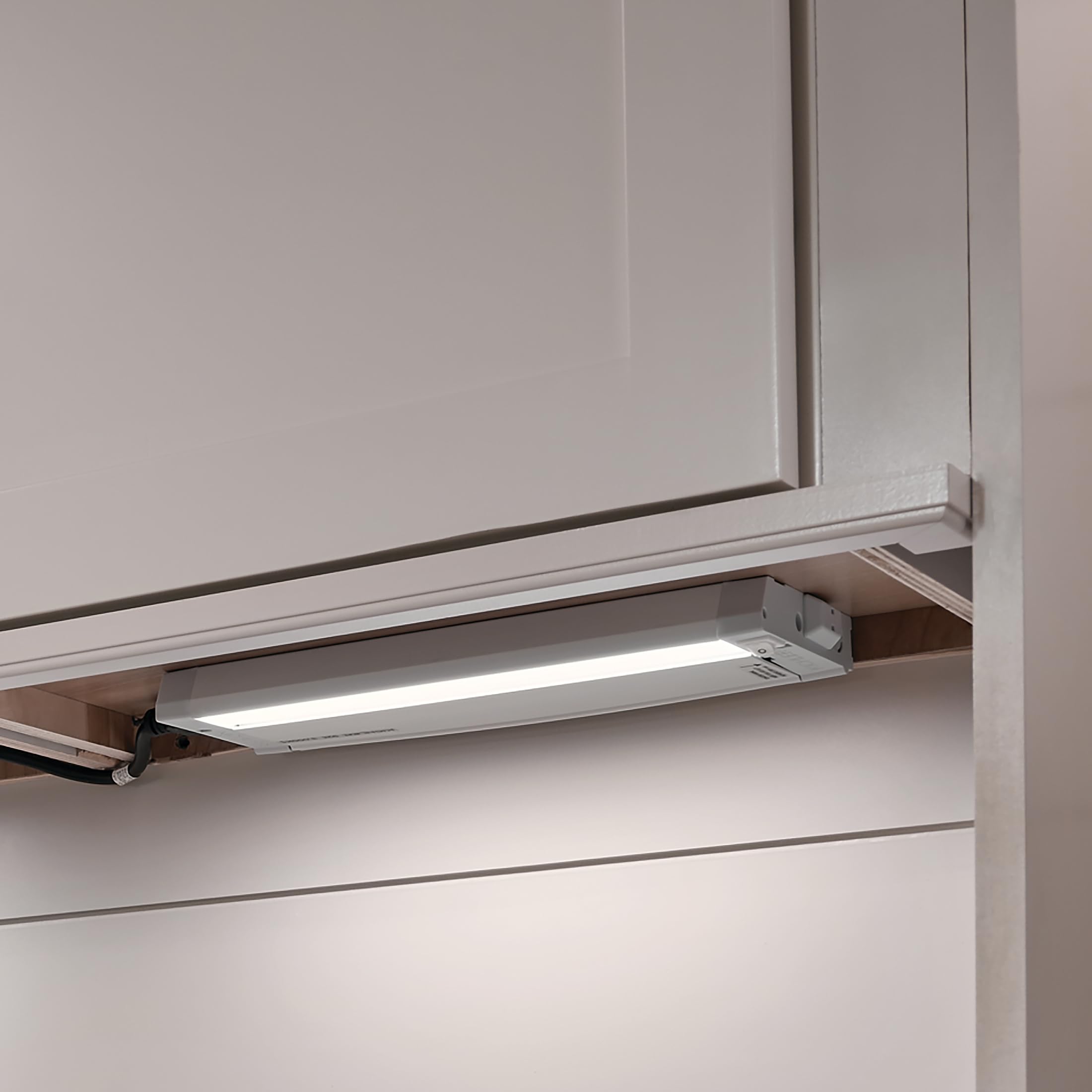 kichler-4u-series-30-led-under-cabinet-light-white-3000k-4u30k30wht image 2
