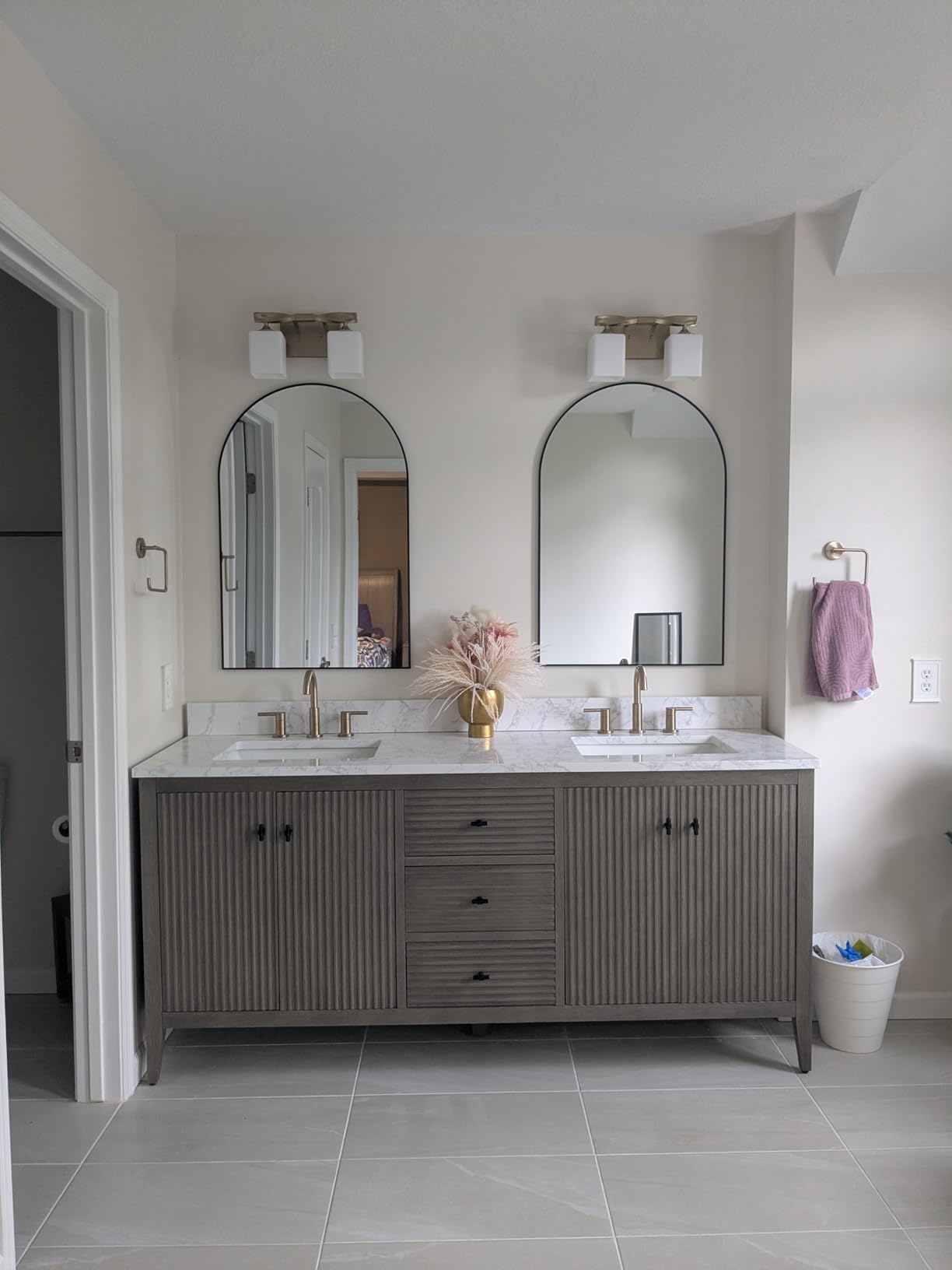Stunning vanity light