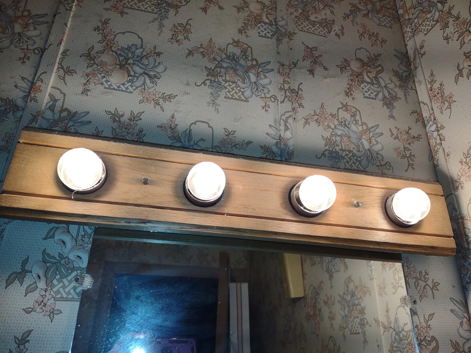Beautiful light, great price!