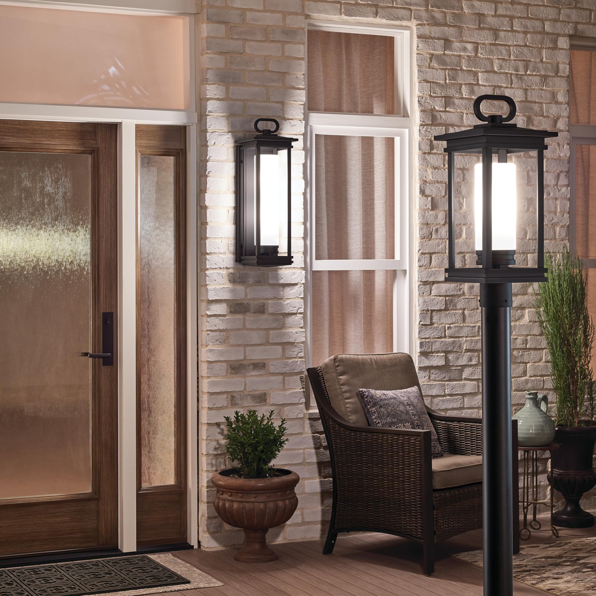 kichler-south-hope-outdoor-post-light-rubbed-bronze image 4
