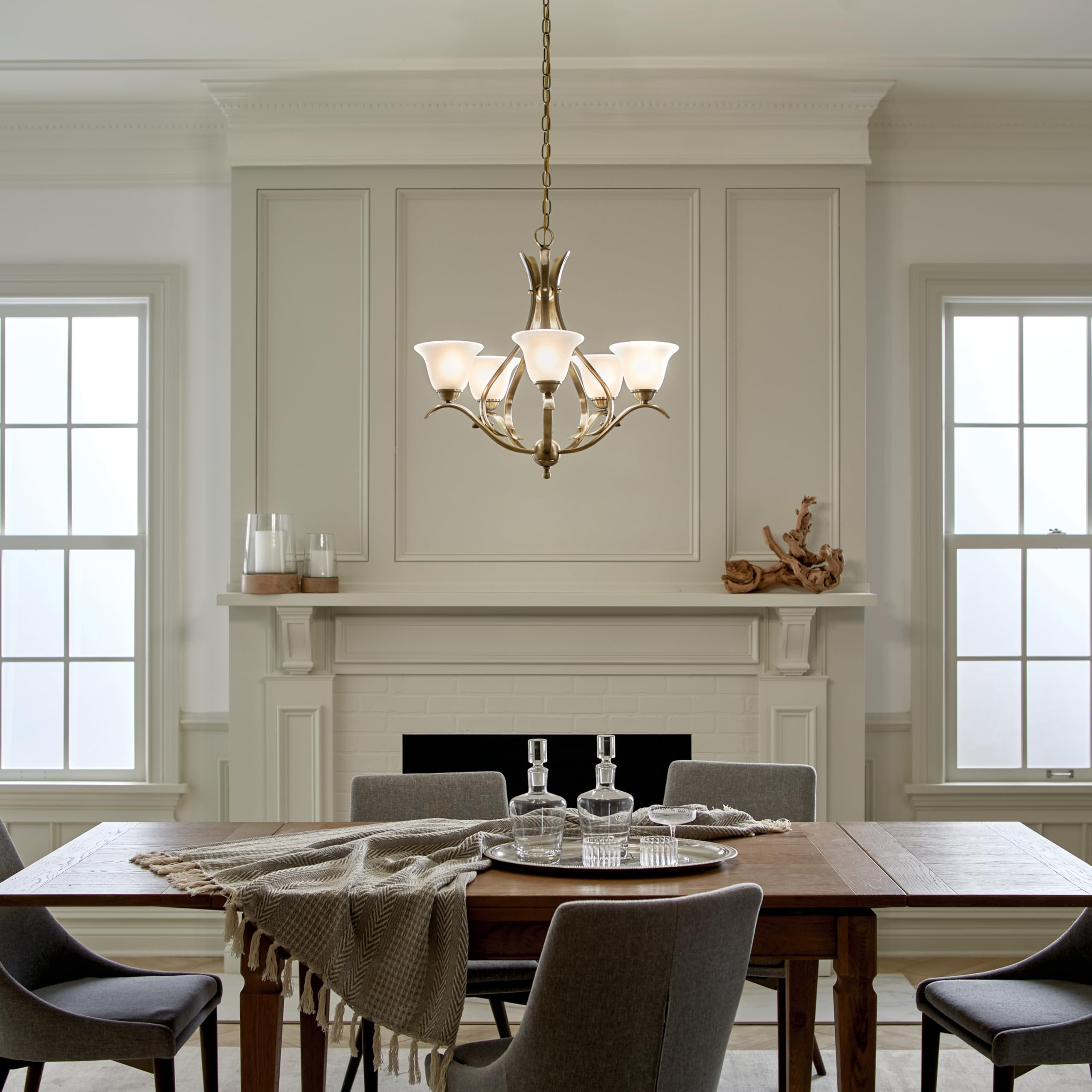 kichler-dover-5-light-chandelier-in-antique-brass-2020ab-with-alabaster-swirl-gl image 5