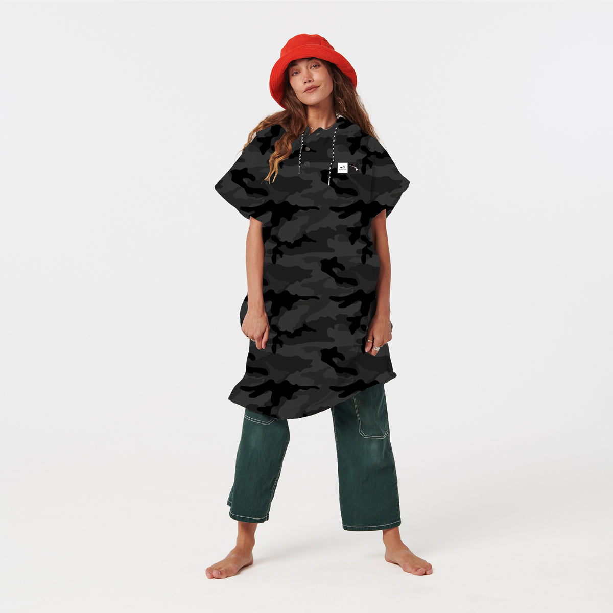 slowtide-ala-wai-swim-team-performance-quick-dry-changing-poncho-claymore-minds- image 1