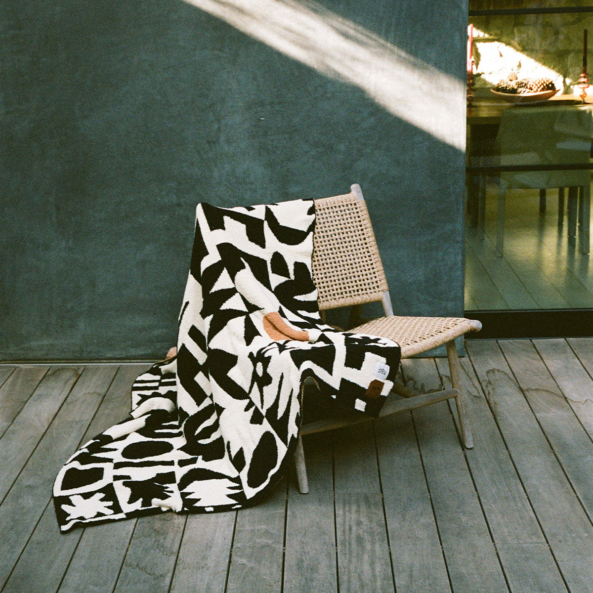 slowtide-upton-plush-knit-throw-blanket-upton-x-slowtide image 2