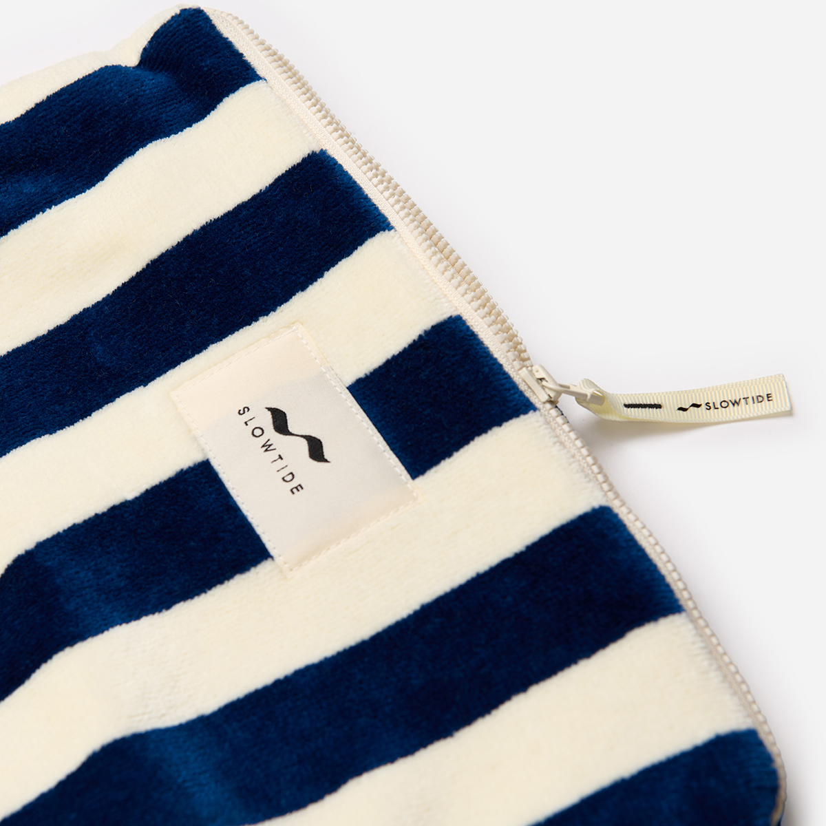 slowtide-cabana-terry-pouch-deep-pool image 4