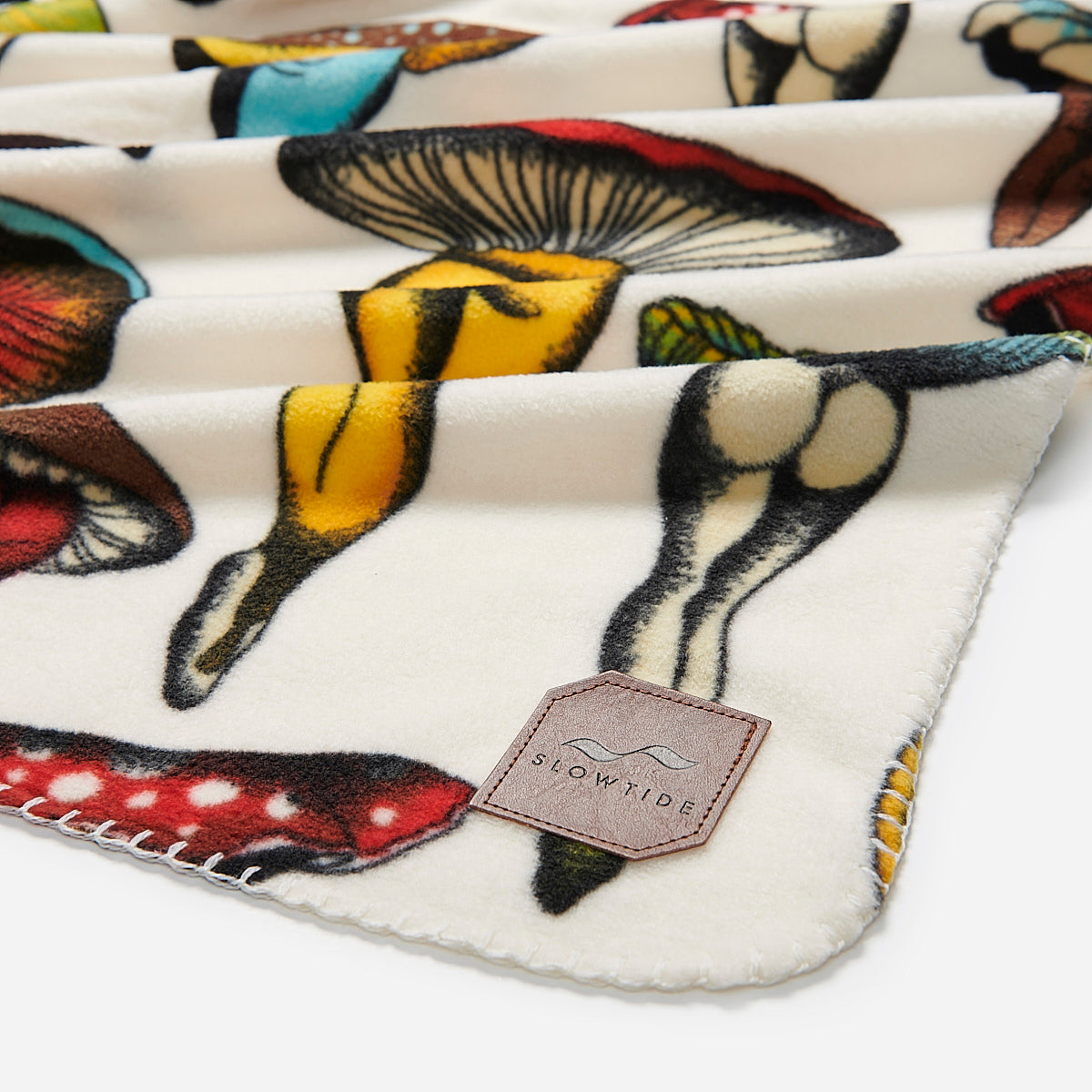 slowtide-cecilia-polar-fleece-throw-blanket-artist-collaboration-with-cecilia-gr image 5