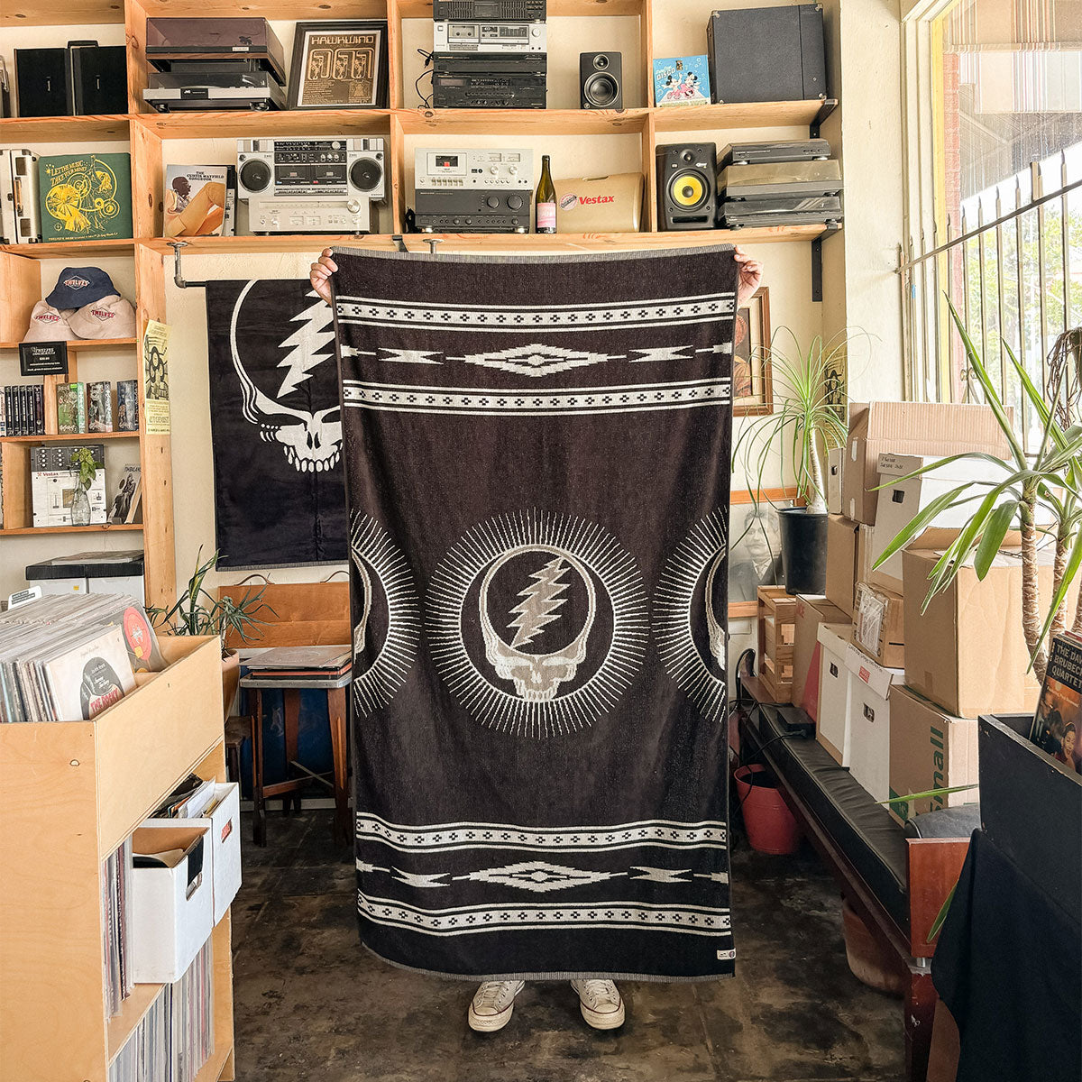 slowtide-fillmore-woven-towel-grateful-dead-x-slowtide image 2
