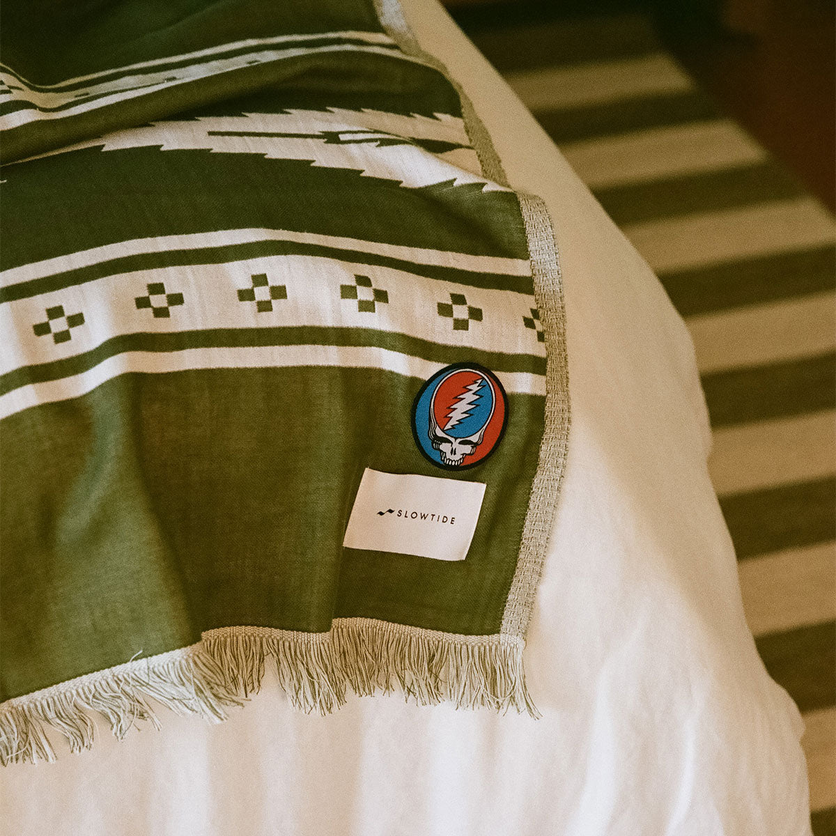 slowtide-fillmore-driftweave-beach-blanket-avocado-grateful-dead-x-slowtide image 2