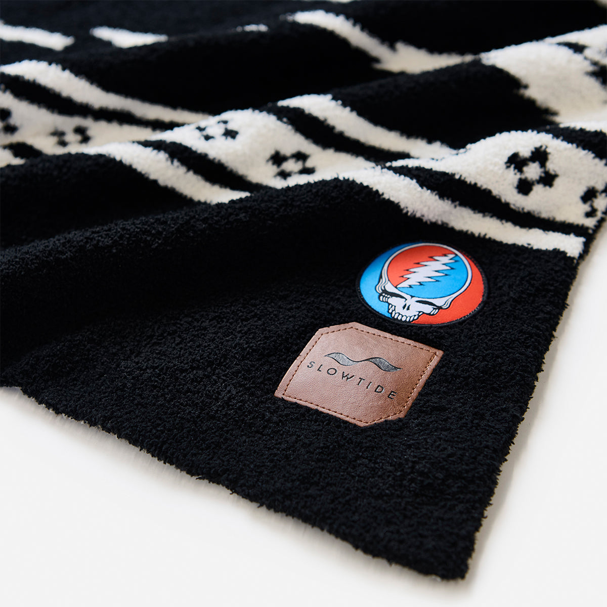 slowtide-fillmore-plush-knit-throw-blanket-grateful-dead-x-slowtide image 5