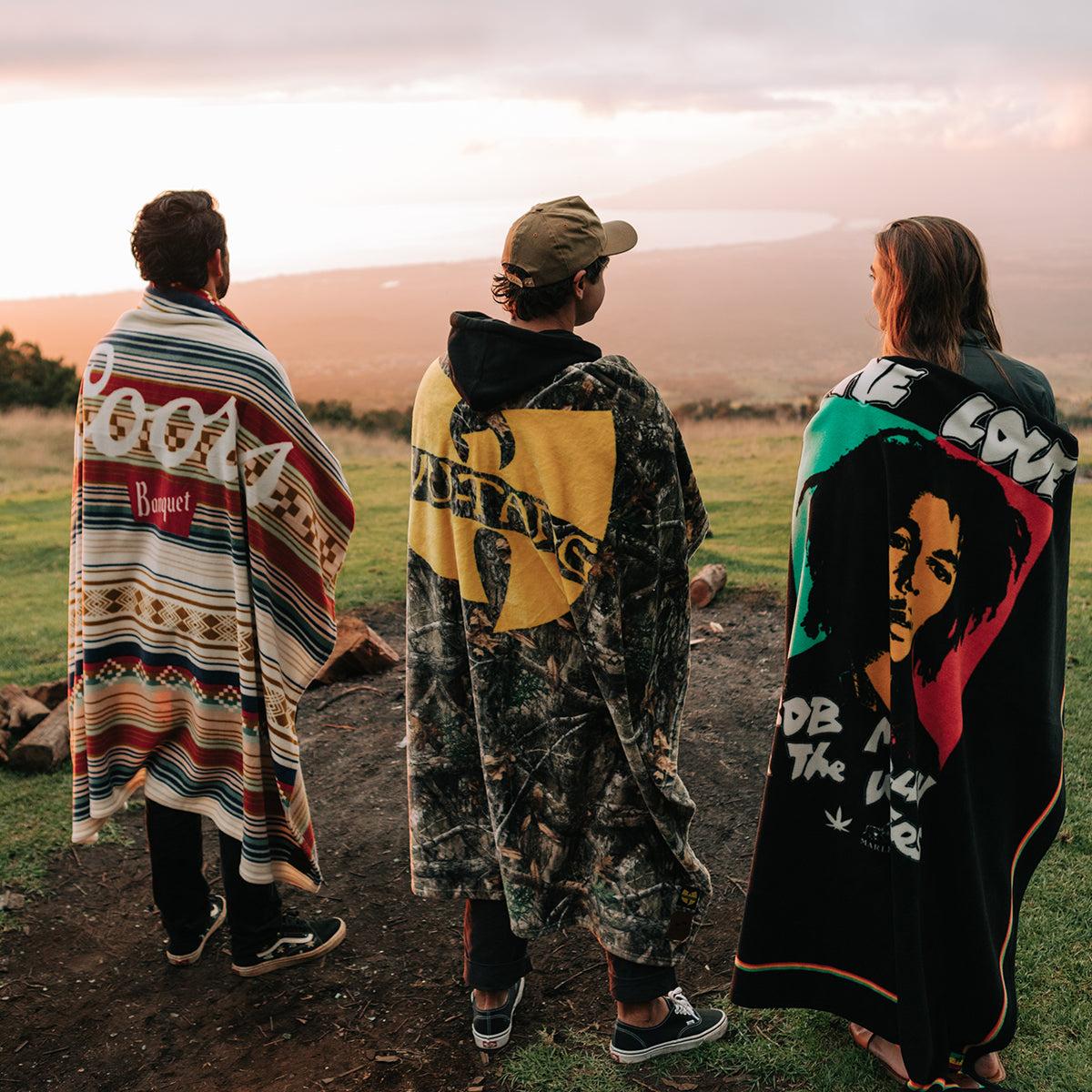 slowtide-triumph-plush-fleece-throw-blanket-wu-tang-clan-x-realtree image 4