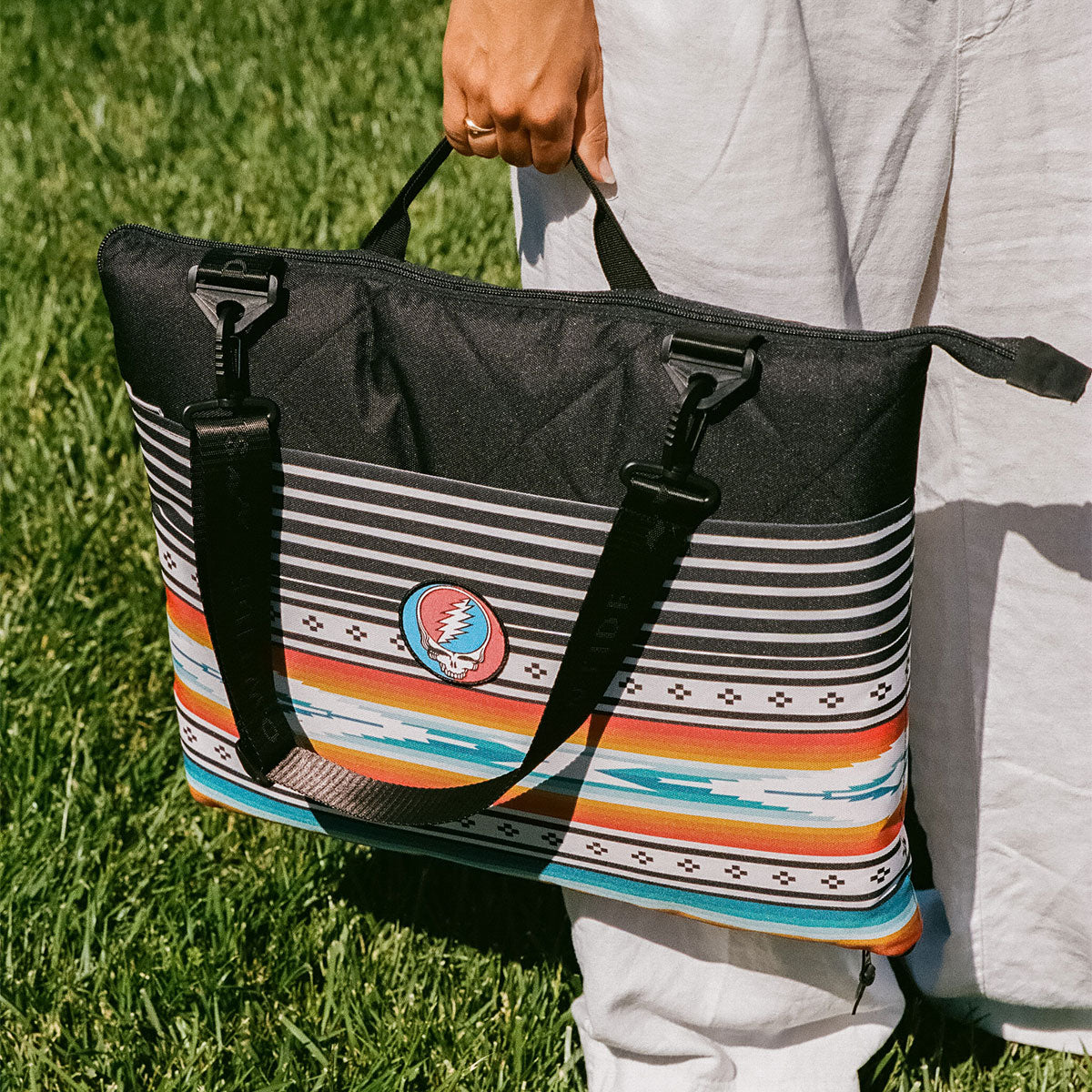 slowtide-frisco-packable-picnic-blanket-grateful-dead-x-slowtide image 4