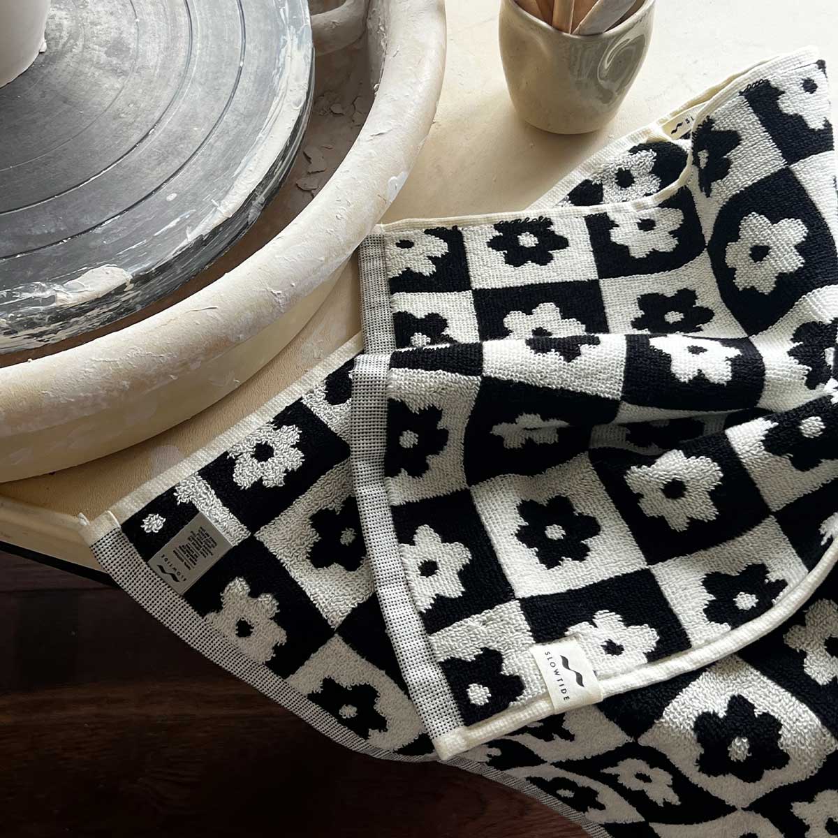 slowtide-gigi-bath-towel-bundle-4-4-black image 6