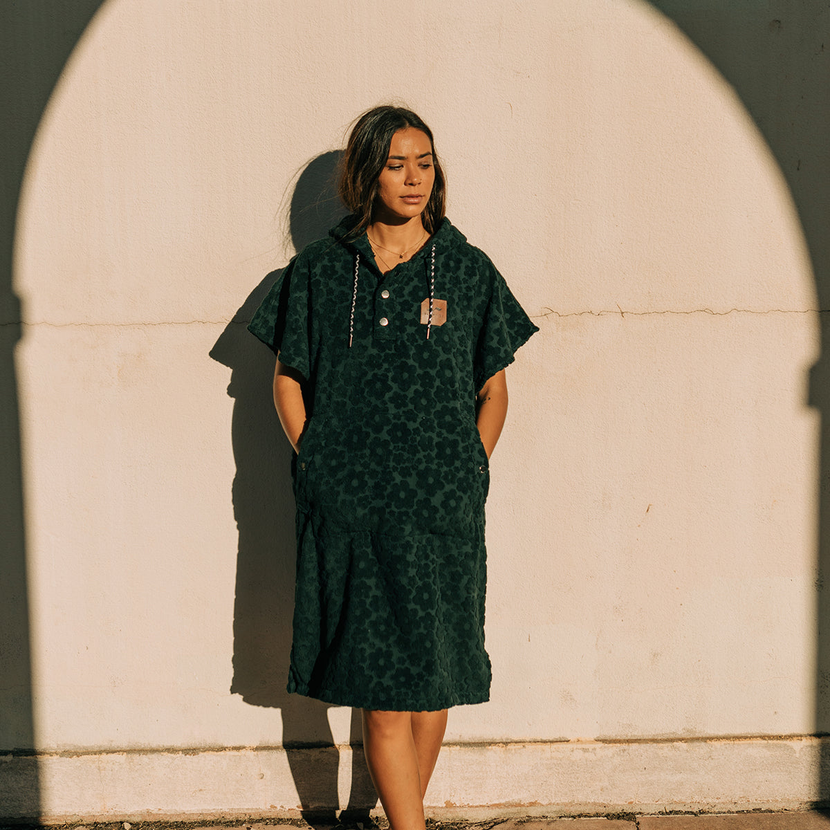 slowtide-ginny-extra-warm-poncho-black image 7