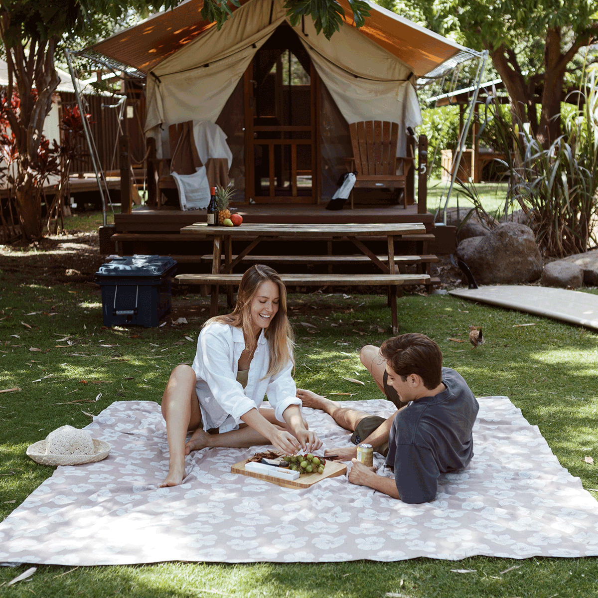 slowtide-hau-oversized-beach-blanket image 4