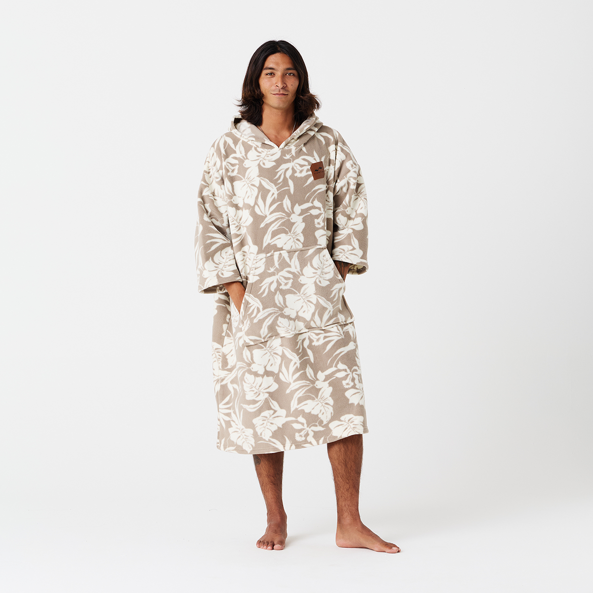 slowtide-hauke-chilling-fleece-poncho image 5