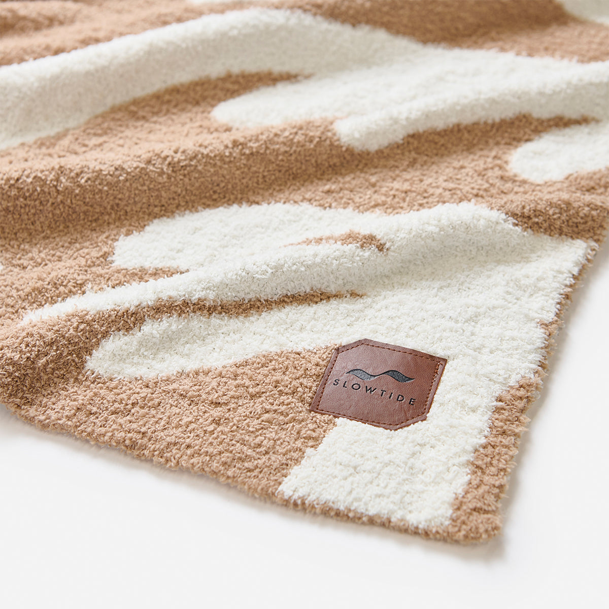 slowtide-kingston-plush-knit-throw-blanket-ty-williams-x-slowtide image 6