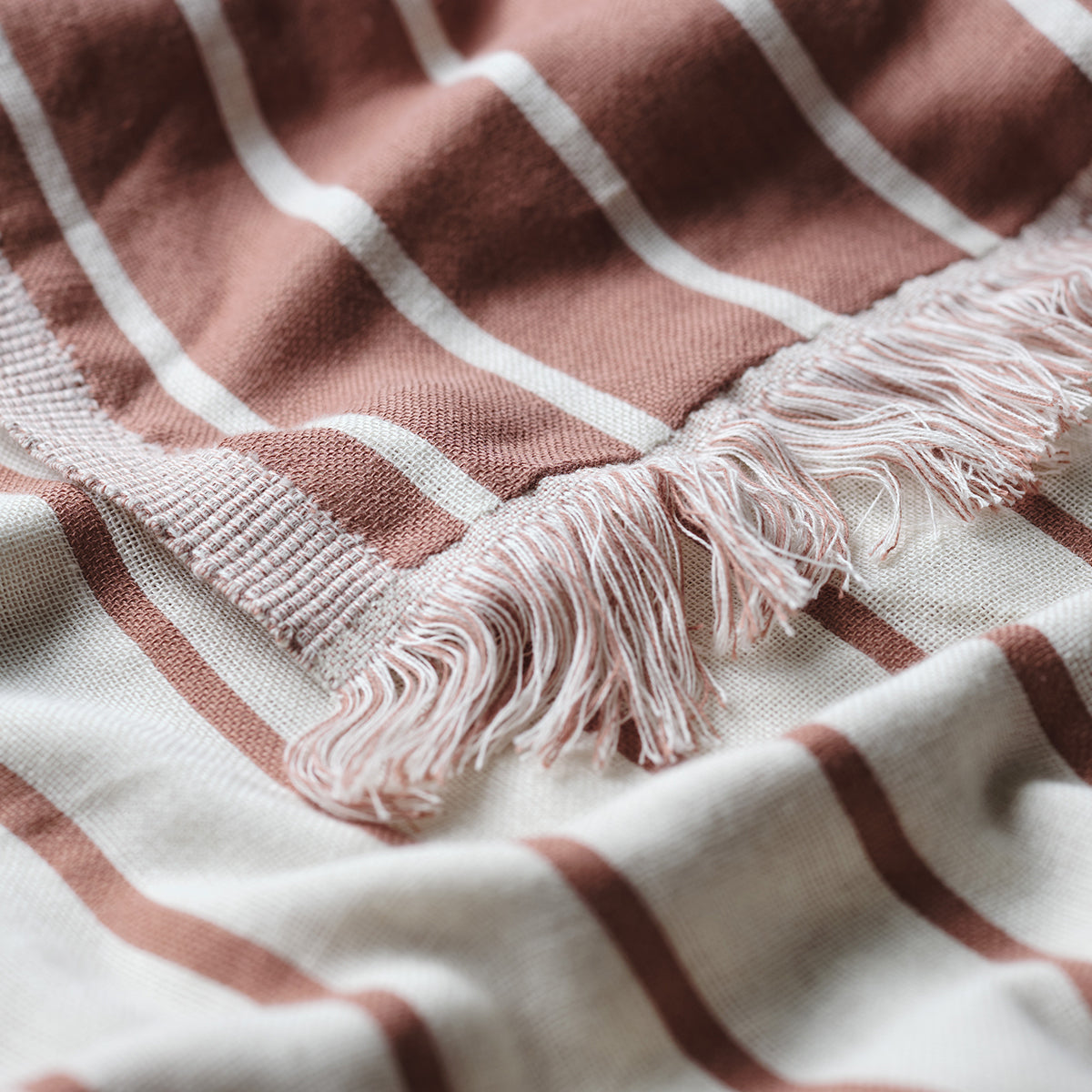 slowtide-koko-driftweave-beach-blanket-mousse image 2