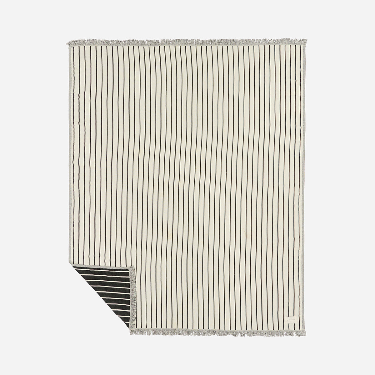 slowtide-koko-driftweave-beach-blanket image 2