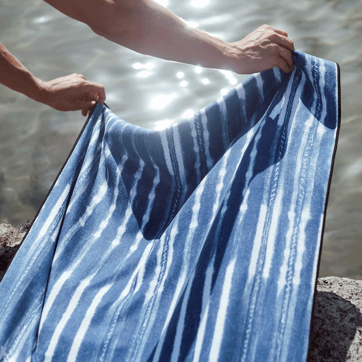 slowtide-kyoto-performance-quick-dry-travel-towel image 3