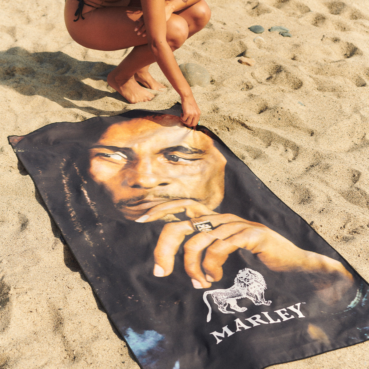 slowtide-legend-performance-quick-dry-travel-towel-bob-marley-x-slowtide image 2