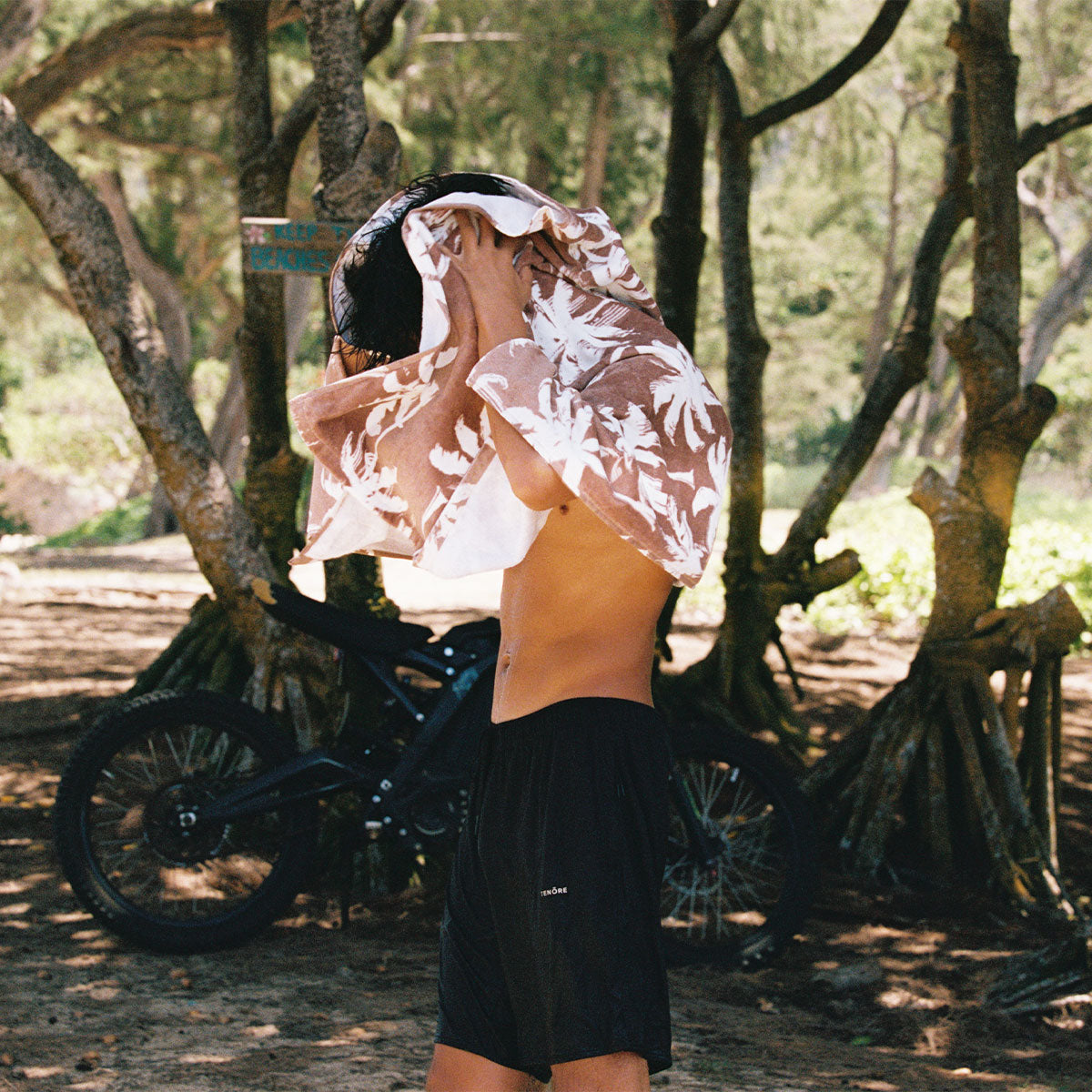 slowtide-luca-beach-towel-fawn image 3