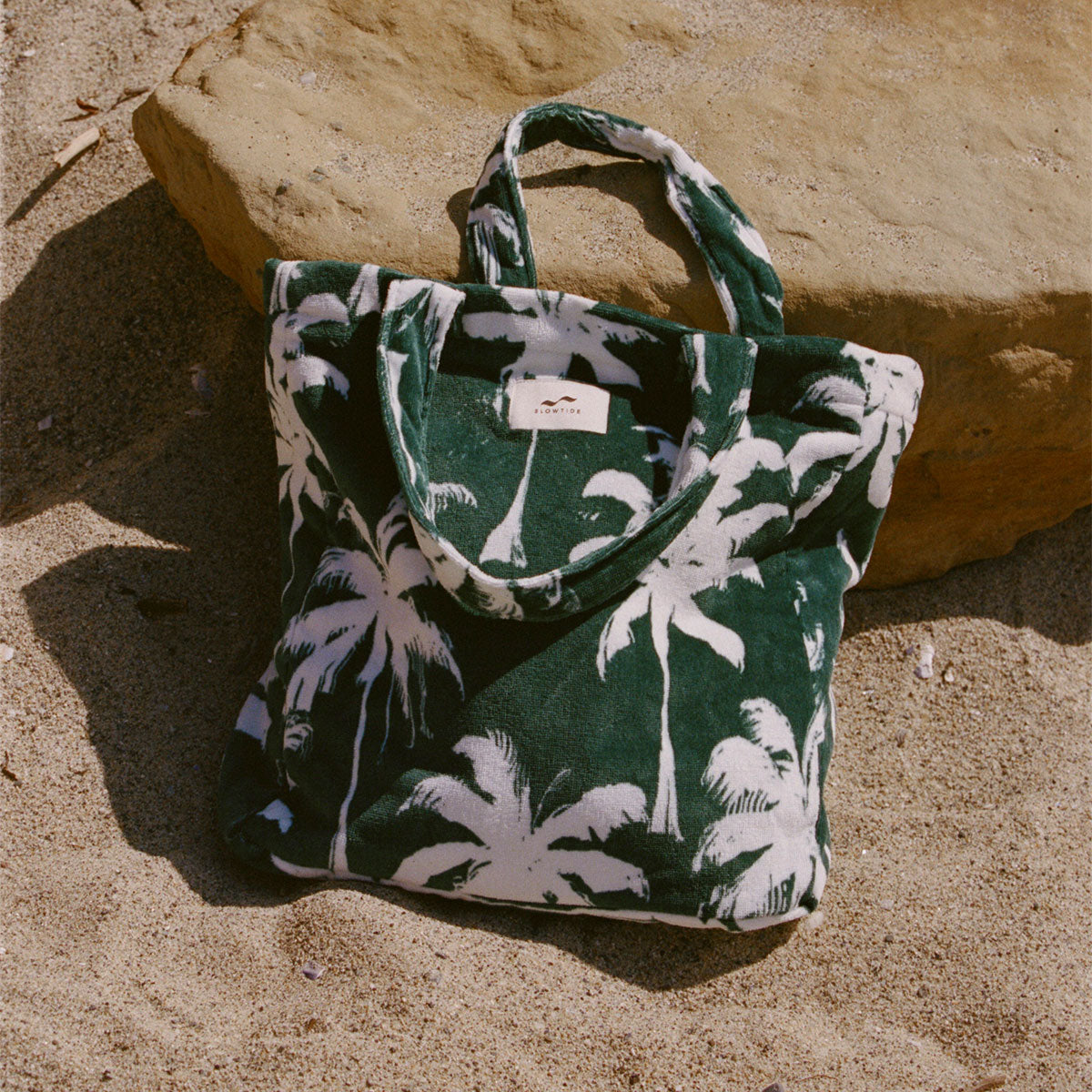 slowtide-luca-terry-tote-kale image 3