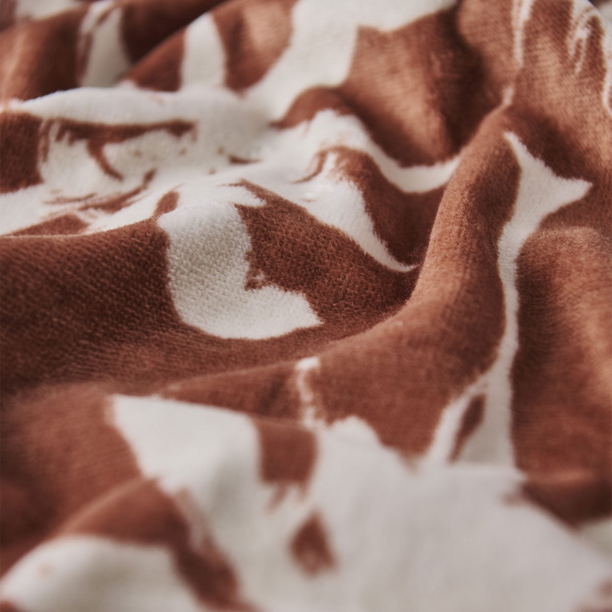 slowtide-luca-beach-towel-fawn image 4