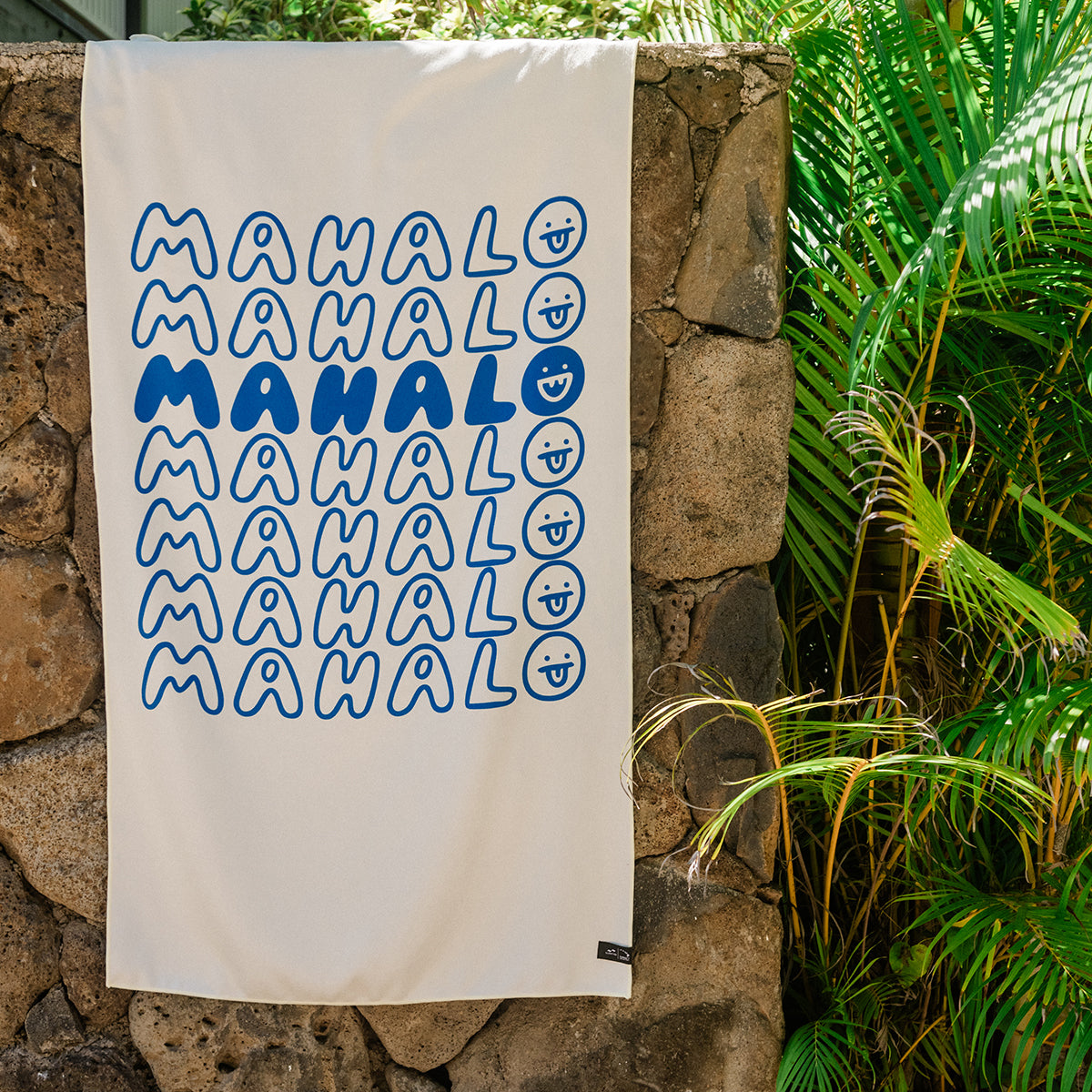 slowtide-mahalo-performance-quick-dry-towel-kelsie-dayna-beach-outdoor image 3