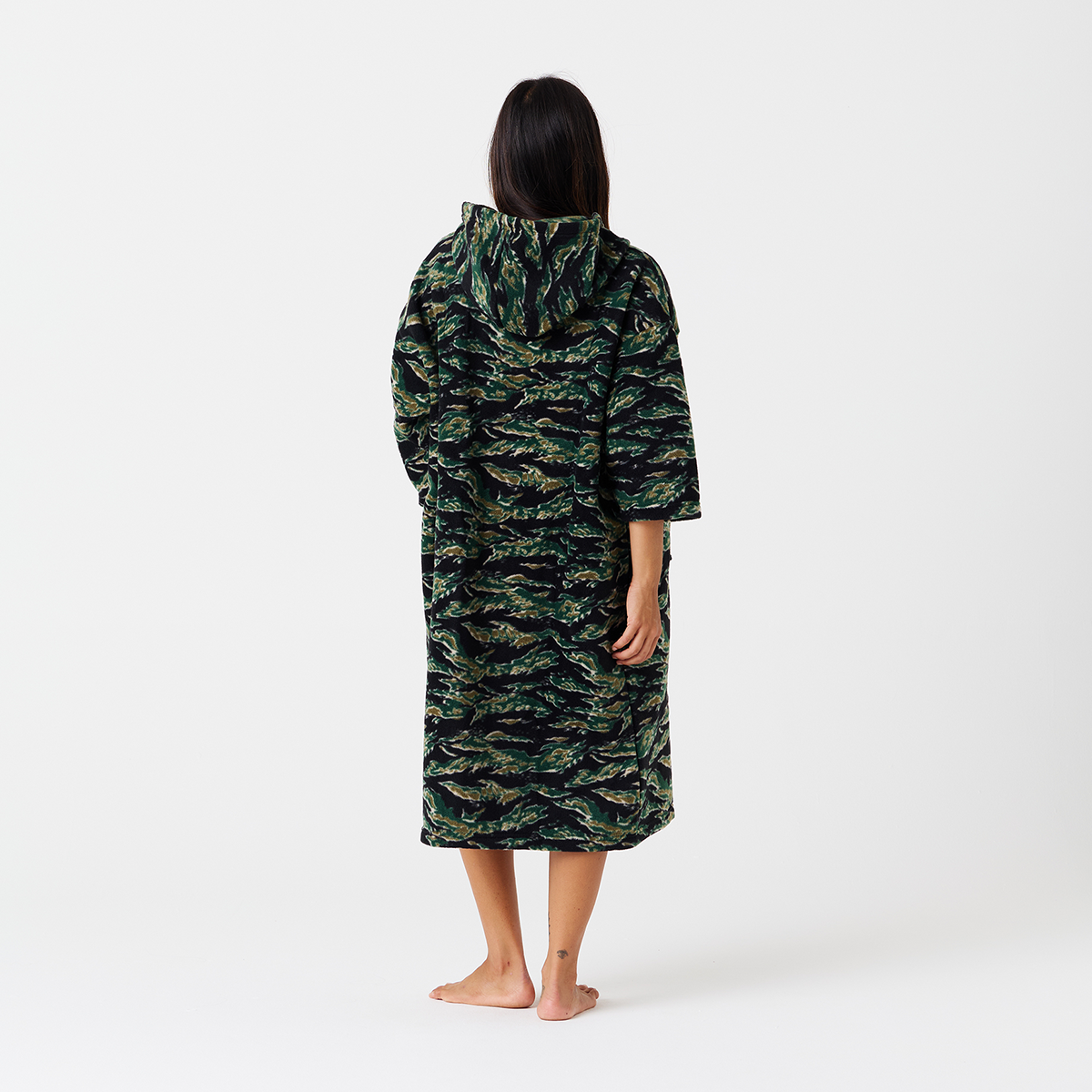 slowtide-major-chilling-fleece-poncho image 4