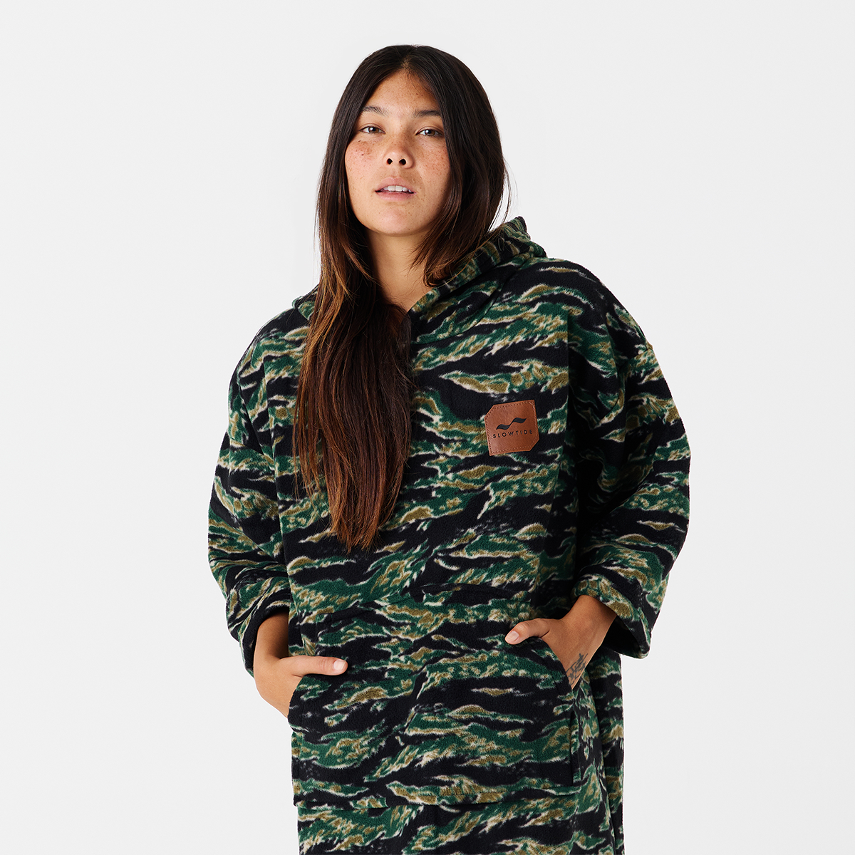slowtide-major-chilling-fleece-poncho image 2