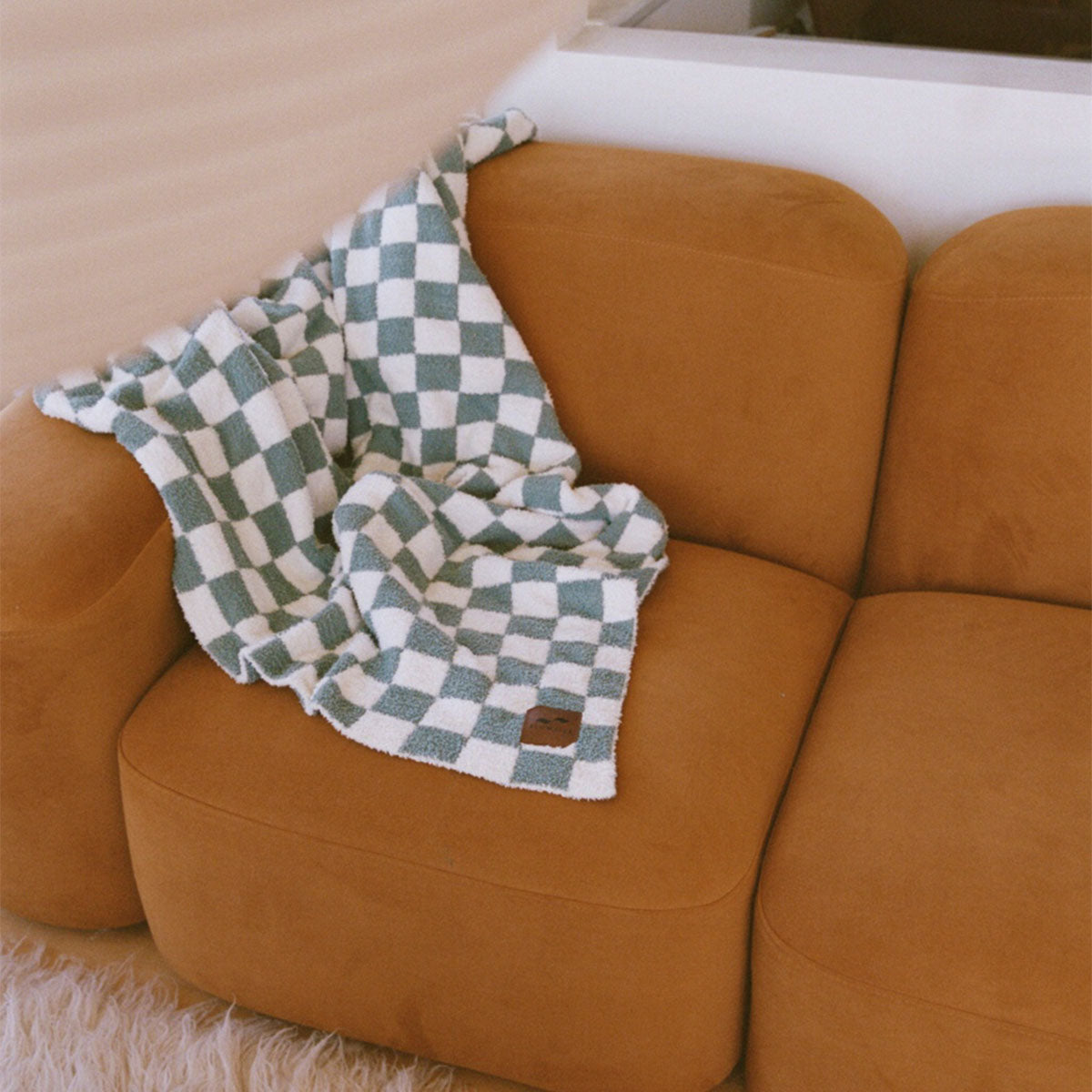 slowtide-mate-plush-knit-throw-blanket image 2