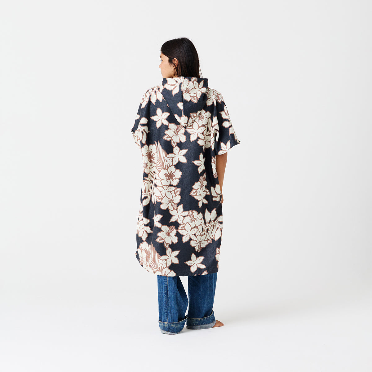 slowtide-olinda-quick-dry-poncho image 2