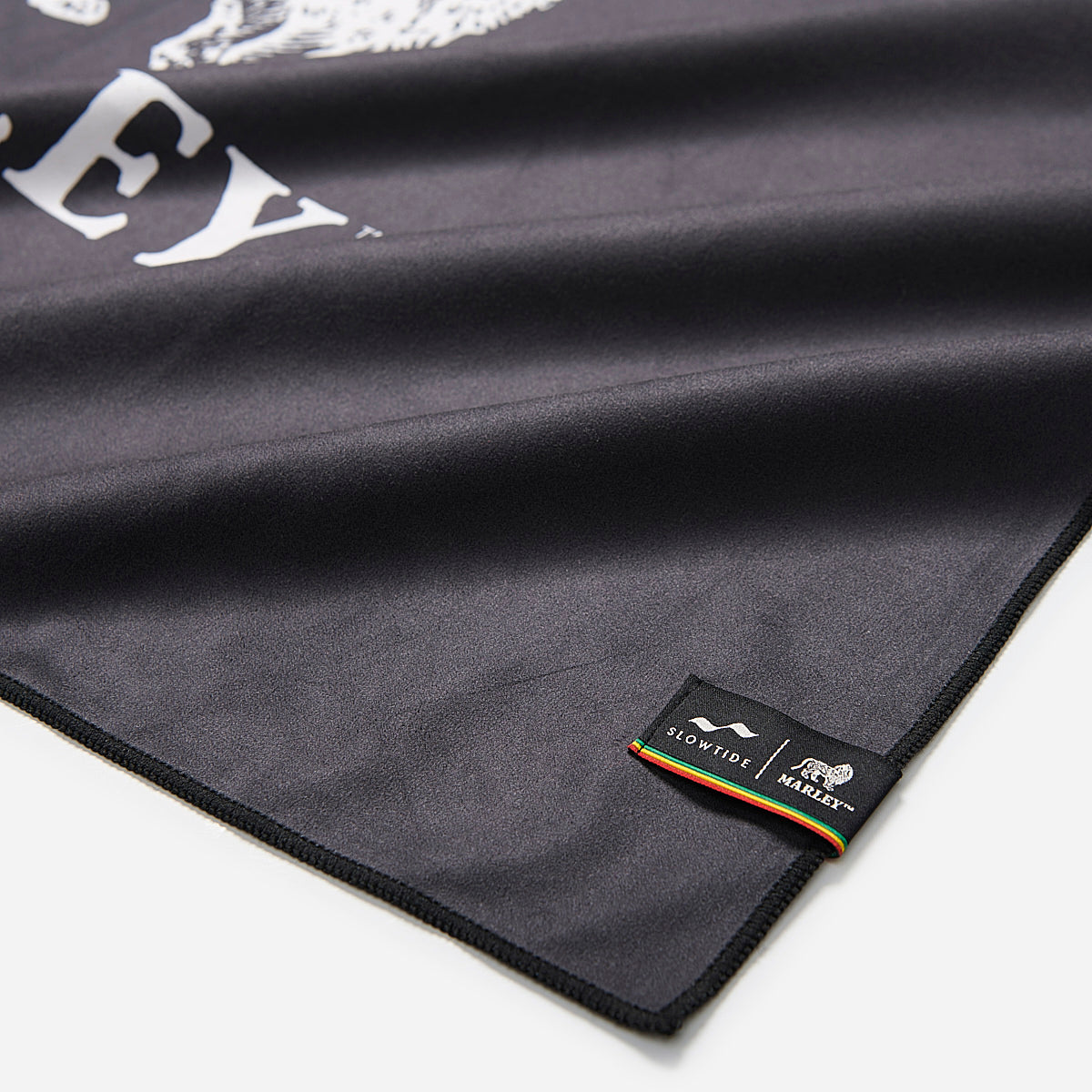 slowtide-one-drop-performance-quick-dry-travel-towel-bob-marley-x-slowtide image 8