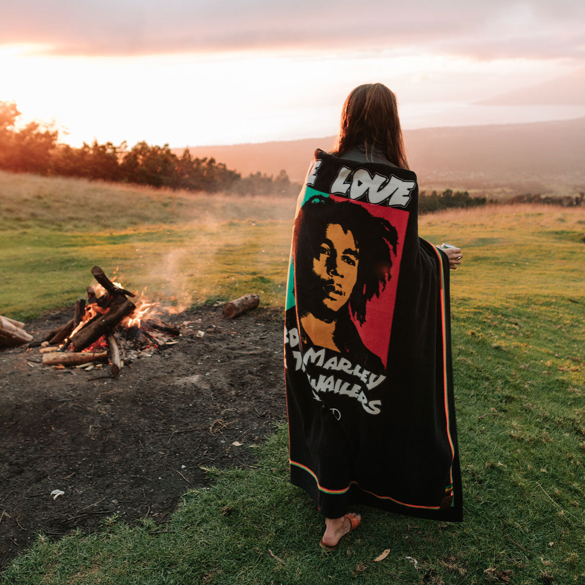 slowtide-one-love-polar-fleece-throw-blanket-bob-marley-x-slowtide image 6