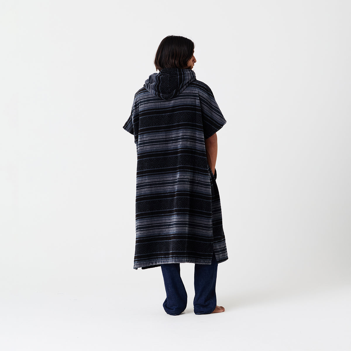 slowtide-oso-extra-warm-poncho-black-370-gsm-cotton image 2