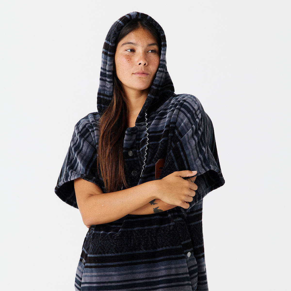 slowtide-oso-extra-warm-poncho-black-370-gsm-cotton image 5
