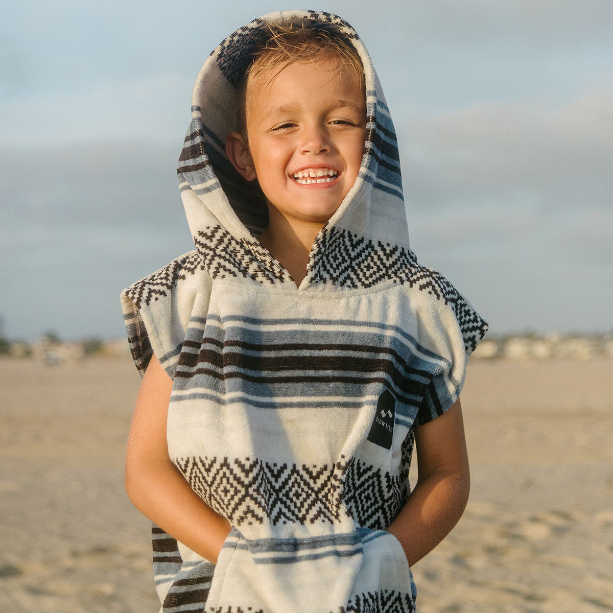 slowtide-oso-kids-poncho-ultra-soft-100-cotton-changing-poncho-for-kids image 4