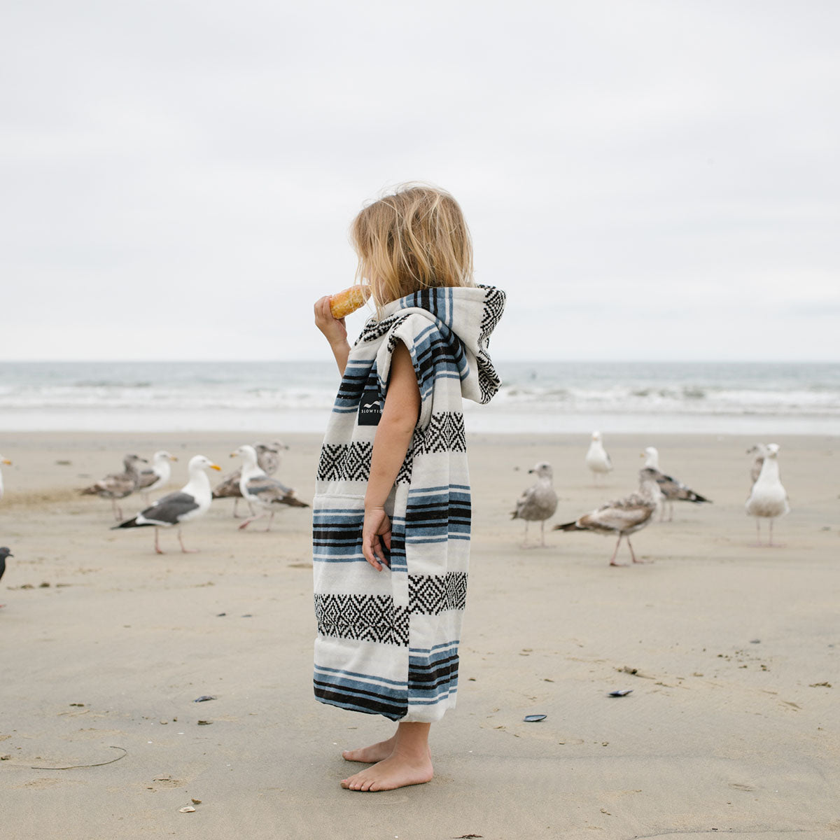 slowtide-oso-kids-poncho-ultra-soft-100-cotton-changing-poncho-for-kids image 5