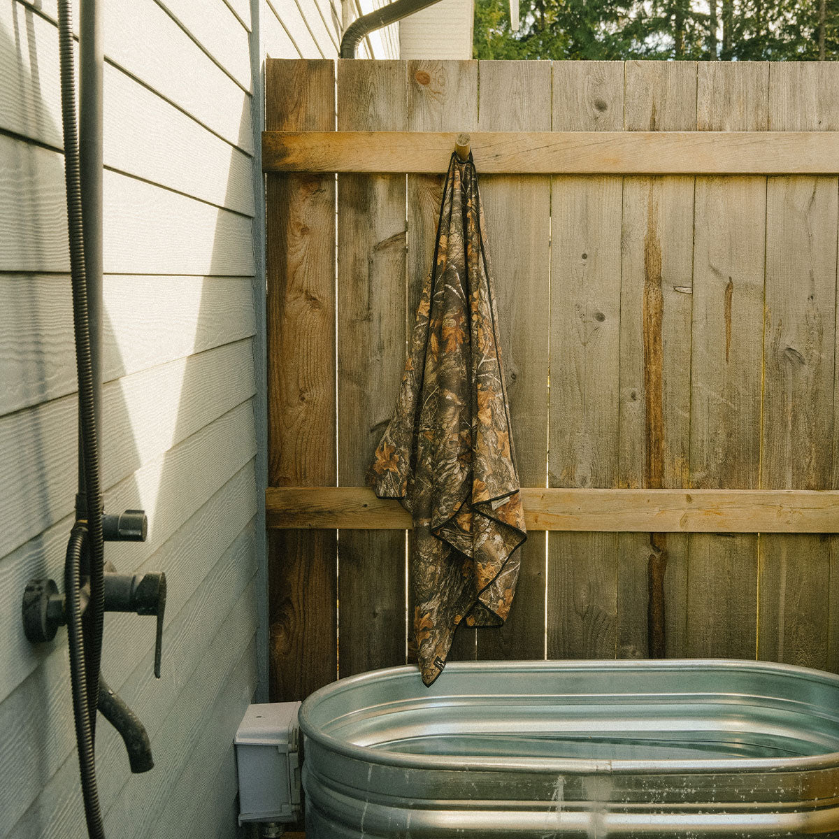 slowtide-realtree-performance-quick-dry-travel-towel image 3