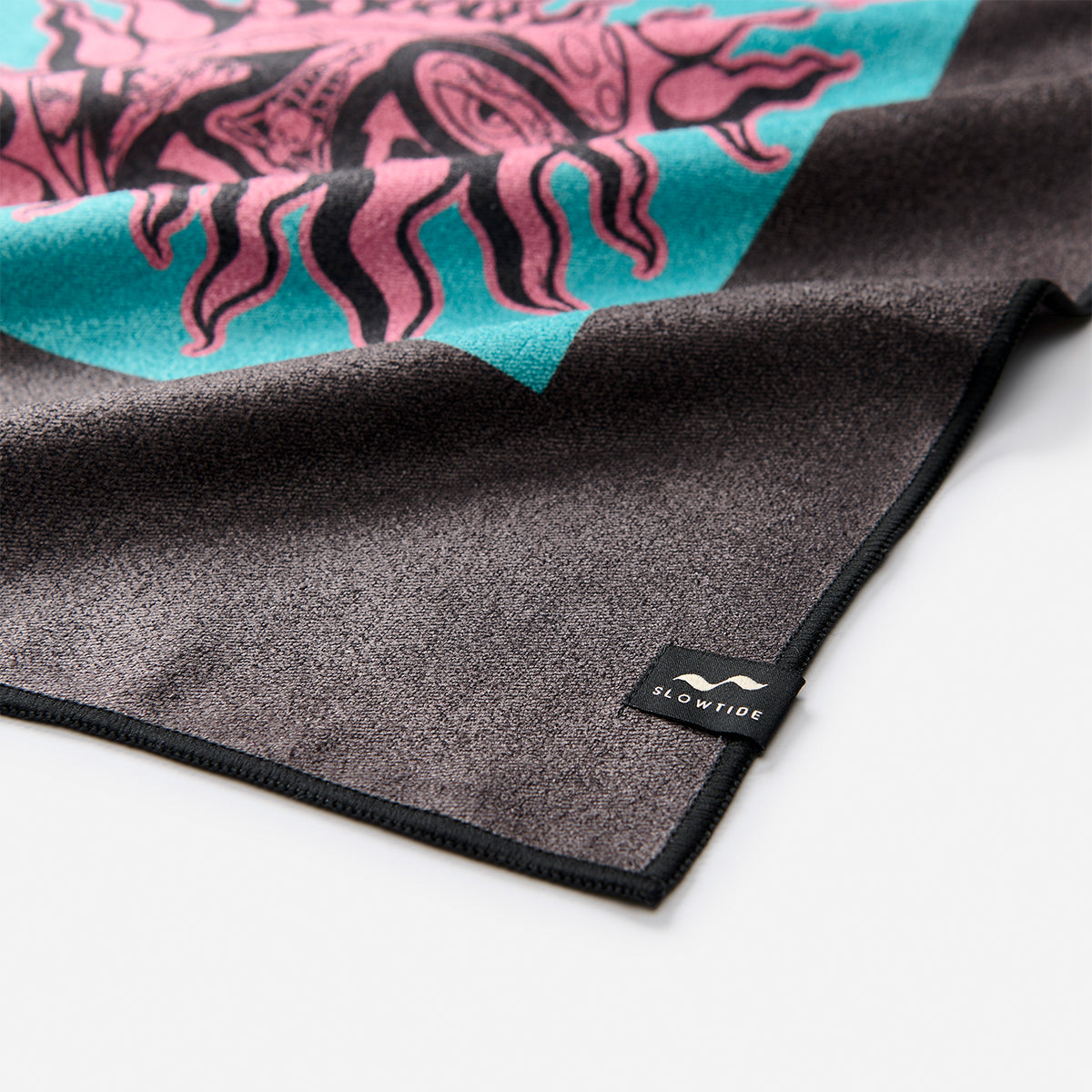 slowtide-ruca-performance-quick-dry-travel-towel-sublime-x-slowtide image 4