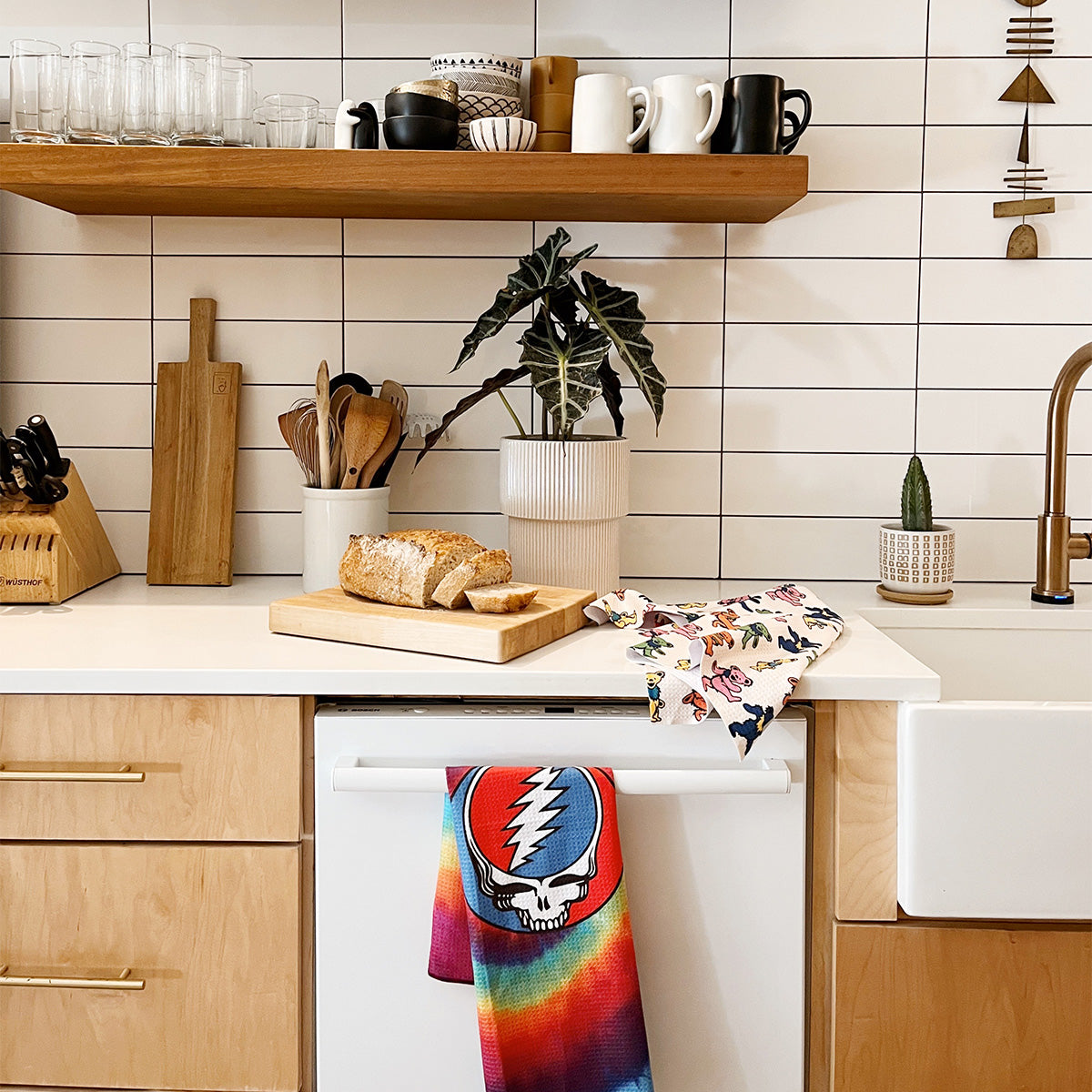 slowtide-grateful-dead-x-slowtide-dancing-bears-quick-dry-kitchen-towel image 4